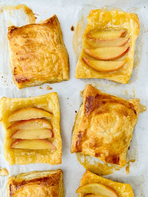 Upside Down Tart, Leaf Piping Tip, Upside Down Puff Pastry, Pastry Squares, Puff Pastry Ingredients, Peach Puff Pastry, Apple Tarts, Puff Pastry Recipe, Sunflower Cupcakes