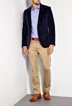 Great outfit - ugly blazer but he's got the right idea Blazer Men Outfit, Blazer Outfits For Men, Velvet Blazer Outfit, Khakis Outfit, Mens Fashion Suits Casual, 2015 Style, Mens Smart Casual Outfits, Mens Business Casual Outfits, Mens Fashion Business Casual