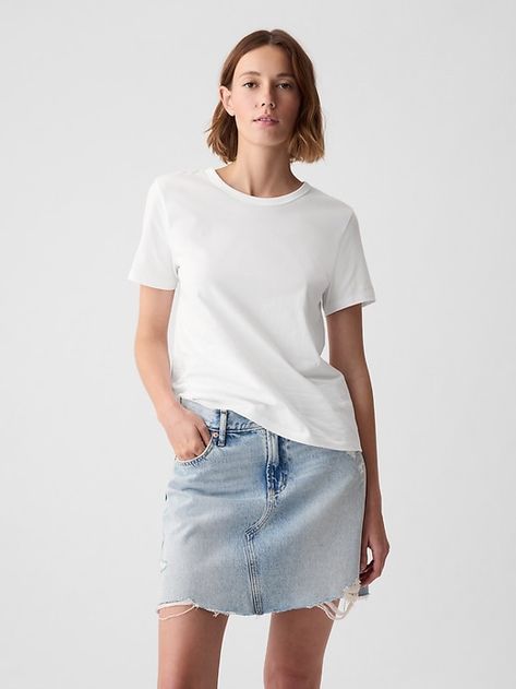 Saw this on Gap: Striped Short Sleeve Shirt, Crew Neck Tshirt, White Crew Neck, Vintage Crewneck, Gap Women, Pesticides, Vintage Shorts, White T, Vintage Tshirts