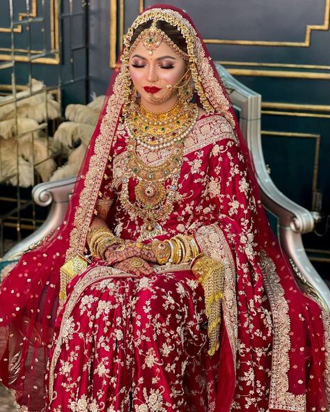 Bangladeshi Bride, Wedding Makeover, Katan Saree, Wedding Jewelry Sets Bridal Jewellery, Pakistani Bridal Makeup, Bridal Makeover, Indian Bride Outfits, Indian Bridal Fashion, Pakistani Bridal Dresses