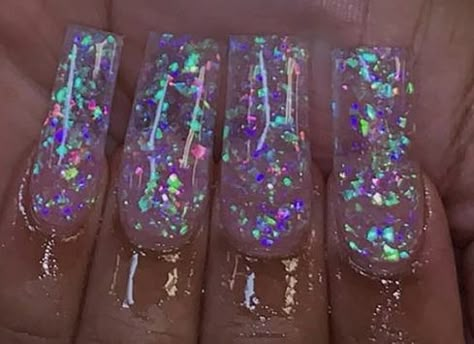 Euphoria Nails Ideas, Clear Glitter Acrylic Nails, Sonic Nails, Euphoria Theme Party, Lipgloss Nails, Toenails Acrylic, White Sparkle Nails, Glitter Acrylic Nails, Nail Art 2022