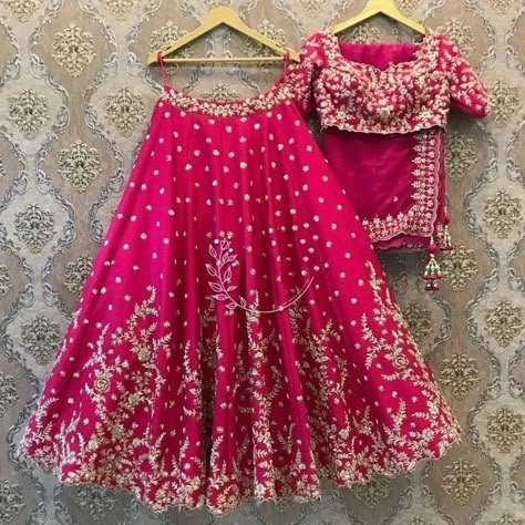 Magenta Pink Lehenga, Long Skirt Traditional, Bollywood Lengha, Skirt Traditional, Lengha Sari, Lengha Saree, Pink Lehenga Choli, Plus Size Lehenga, Skirt Indian