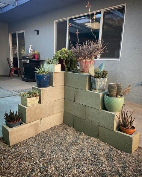 How to Make a DIY Flower Pot Stand (15 Easy Ideas) 5 Flower Pot Table Diy, Flower Pot Display Ideas, Diy Cement Decor Ideas, Diy Plant Stand Outdoor Pallet, Diy Cinder Block Plant Stand, Flower Pots Diy, Cinderblock Plant Stand, Cinder Block Plant Stand, Diy Multiple Plant Stand