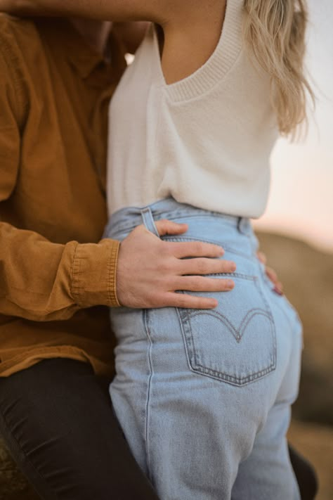 Hand On Knee Couple, Couples Facing Each Other, Detail Couple Photography, Couples Photoshoot Detail Shots, Hand Gripping Thigh, Good Hand Placement, Couples Hand Placement, Hand Placement Couple Aesthetic, Hand In Back Pocket Couple