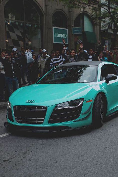 Tiffany blue Audi R8. to die. Tiffany Blue Car, Turquoise Car, Audi Sports Car, Audi 2017, Lux Cars, Audi Sport, Sweet Cars, Blue Car, Audi Cars