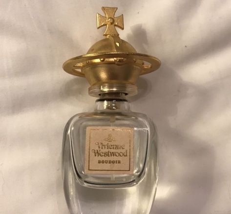 Vivienne Westwood Jewellery, Perfume Scents, Perfume Lover, Old Money Aesthetic, Perfume Collection, Smell Good, Vivienne Westwood, Old Money, Body Care