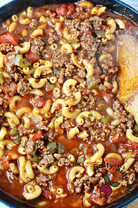 Homemade Beefaroni, Appetizer Dips Hot, Beefaroni Recipe, Potato Recipes Crockpot, Enchilada Dip, Beef Appetizers, Salty Side Dish, Hot Sandwich Recipes, Italian Meatloaf