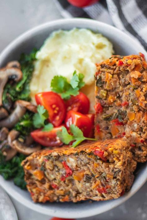 Lentil Loaf Vegan, Vegan Lentil Loaf, Veggie Loaf, Meals Vegetarian, Vegan Meatloaf, Lentil Loaf, Dinner Vegetarian, Vegan Gravy, Vegan Party Food