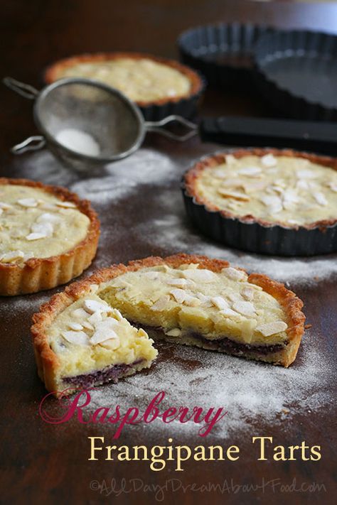 Raspberry Frangipane Tarts and a Calphalon Giveaway #lowcarb #glutenfree #healthyrecipes Dolce Poche Calorie, Frangipane Tart, Thm Desserts, Low Carb Treats, Low Carb Sweets, Low Carb Baking, Sweet Pie, Low Carb Paleo, Low Carb Gluten Free