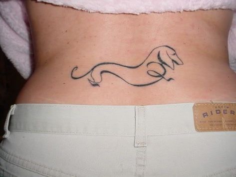 If you are a dachshund lover and want to have a dachshund tattoo. These are coolest dachshund tattoo you should choose. Source: BuzzSharer Dachshunds Doxie Tattoo, Dachshund Outline, Tattoo Perro, Dachshund Puppy Funny, Dachshund Puppy Training, Dachshund Puppy Long Haired, Dachshund Tattoo, Dachshund Quotes, Dachshund Funny