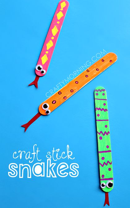 Easy Craft Stick Snake Art Project for Kids Safari Crafts, Jungle Crafts, Snake Crafts, Animal Art Projects, Summer Camp Crafts, Snake Art, Easy Art Projects, Popsicle Stick Crafts, Valentines Day Activities