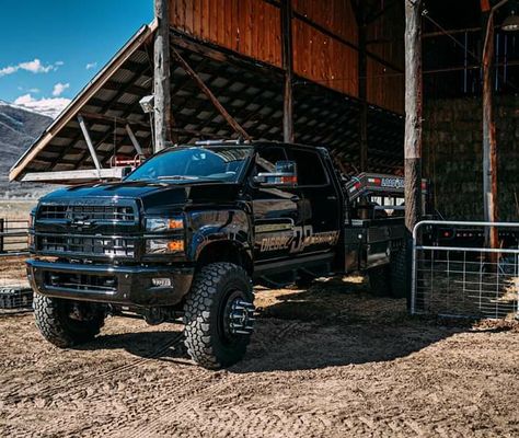 Dually Flatbed, Diy Truck Mods, Jeep Wrangler Pickup, Chevy Dually, Big Ford Trucks, Pickup Trucks For Sale, Work Trucks, Trucks Lifted Diesel, Truck Flatbeds