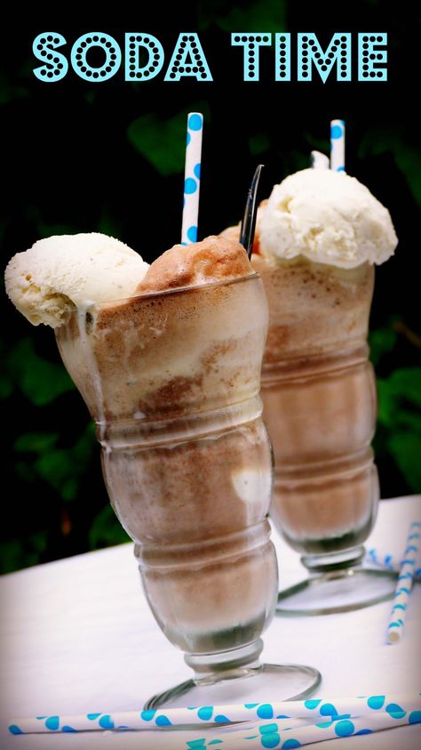 How to Make an Old-fashioned Chocolate Ice Cream Soda #SimplySparkling #ad | The Good Hearted Woman Chocolate Soda, Colored Cookies, Ice Cream Soda, Old Fashioned Ice Cream, Ice Cream Drinks, Ice Cream Floats, Soda Recipe, Perfect Chocolate Chip Cookies, Quit Drinking