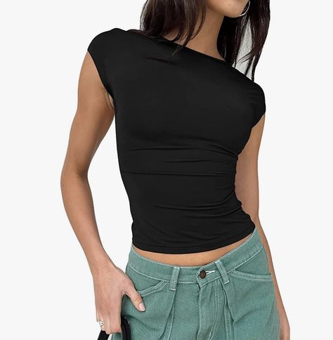 #Y2kStyle #basicwears #basictop #sexybacklesstop #backlesstop #cutesummertop #bellastyle #bellahadid Open Back Shirts, Backless Shirt, High Fashion Looks, Color Blouse, Y2k Tops, Backless Top, Slim Fit Top, Summer Crop Tops, Confident Woman