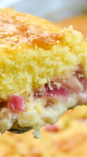 Rhubarb Custard Cake, Rhubarb Desserts Recipes, Rhubarb Cake Recipes, Rhubarb Pudding, Custard Cake Recipes, Rhubarb Sauce, Sweet Custard, Rhubarb Custard, Rhubarb Desserts