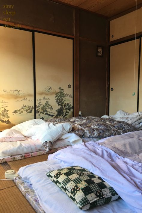 Whatever your budget, Japan will have a place for you to lay your head. Capsule hotels ($) Love hotels ($) Business hotels ($$) Ryokans ($$$+) Capsule Hotel Japan, Japan Honeymoon, Things To Do In Japan, Japanese Bedroom, Japan Hotel, Japanese Travel, Comfy Bedroom, Japanese Lifestyle, Bedroom Red