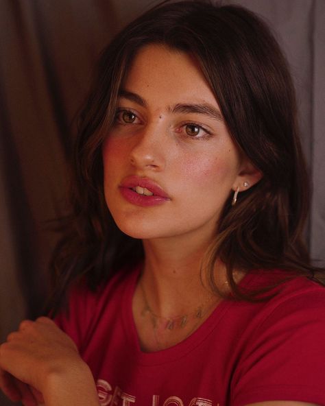 Diana Silvers Icons, Diana Silvers, Aesthetic People, The Verge, Girl Inspiration, Shopping Lists, Perfect Woman, Look Alike, Face Claims