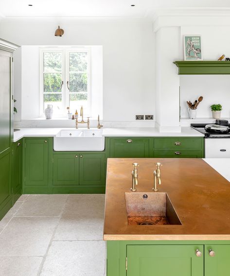 Emma Lewis, Dividing Wall, Green Kitchen Island, Jewel Beetle, Duck Green, Wall White, Freestanding Kitchen, Painted Kitchen, Kitchen Island With Seating