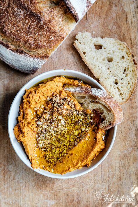 Smoked carrot hummus - by Giulia Scarpaleggia Carrot Hummus, Pepper Hummus, Raw Vegetables, Baking Tray, Red Pepper, Breakfast Lunch, Goat Cheese, Tahini, Tray Bakes