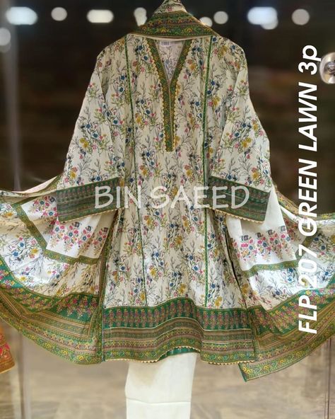 Hareem Boutique on Instagram Frocks Style, Pakistani Kurta Designs, Pakistani Kurta, Lawn Dresses, Trendy Shirt Designs, Simple Kurti Designs, Tunic Designs, Pakistani Fashion Casual, Long Kurti Designs