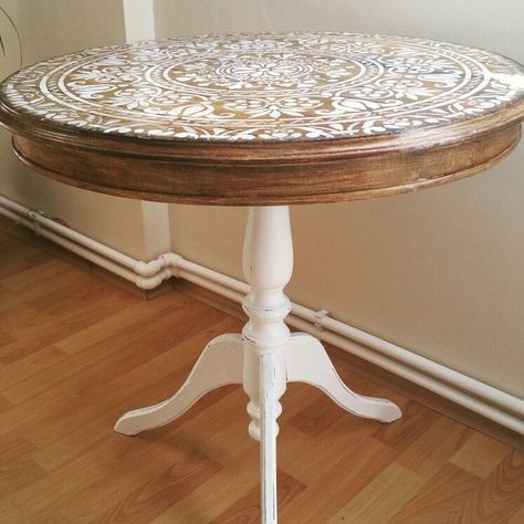 Eyebrows Straight, Unique Round Dining Table, Coffee Table Restoration, Retro Furniture Makeover, Coffee Table Upcycle, Coffee Table Redo, Upcycled Furniture Before And After, Upcycle Table, Straight Eyebrows