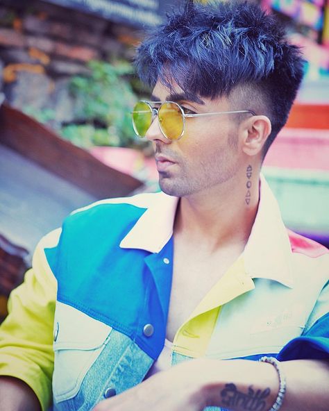 Huge love to all of you ❤️ #Jaffian Hardy Sandhu, Music Player App, Mens Haircuts Short Hair, Swag Boys, Cast Stranger Things, Actors Images, Boy Photography Poses, Audio Player, Boy Photography