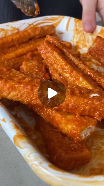 Liz Douglas on Instagram: "Comment RECIPE and I’ll DM you a link ☺️ Day 76 of 100: Buffalo Tofu Fries 

Recipe can also be found on my blog (link in bio) or type this into your browser: glow-diaries.com/buffalo-tofu-fries 

Or join my little email club to get recipes sent to you daily - it’s 100% free! You can sign up here: glow-diaries.com/100

#vegan #tofu #recipe" Glow Diaries, Tofu Fries, Buffalo Tofu, Vegan Tofu, Tofu Recipe, Fries Recipe, My Blog, Link In Bio, Buffalo