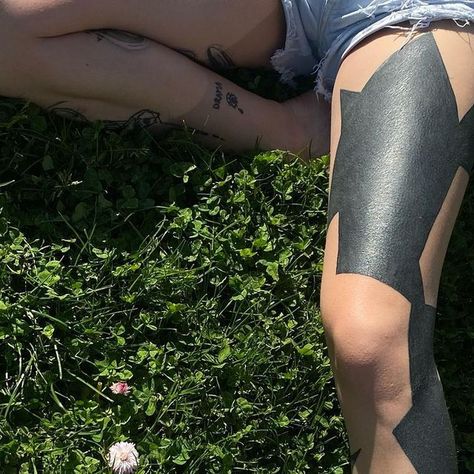 Negative Space Leg Tattoo, Tattoo Sleeve Negative Space, Reverse Tattoo Negative Space, Black Out Tattoo Negative Space, Blackwork Negative Space Tattoo, Negative Space Tattoo, Space Tattoo, Blackwork Tattoo, Black Tattoos