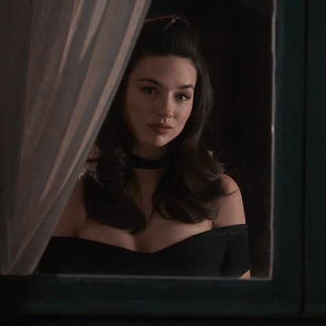 fav manipulative boss >ᴗ< Sofia Falcone, Defenders Marvel, Crystal Reed, Superman Lois, Dc Legends Of Tomorrow, Red Flags, Smallville, Victoria Justice, Be Careful