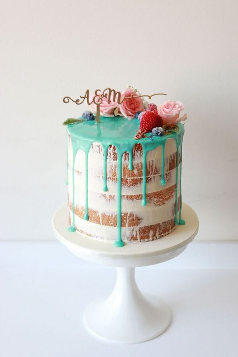 Drip Cakes Are Leading the Wedding Cake Trends, Here’s Why Blue Drip Cake, Sugared Berries, Turquoise Cake, 26 Birthday, Heart Strawberry, Drop Cake, Smash Cakes, Bee Cakes, 30 Birthday Cake