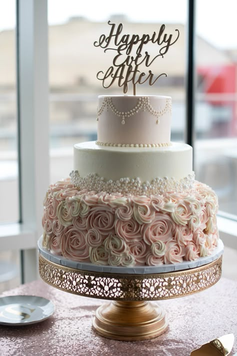 Wedding Cake Colorful, Wedding Cake Blush, Wedding Cake 3 Tier, Wedding Cake Designs Elegant, Cake 3 Tier, White And Gold Wedding Cake, 3 Tier Wedding Cake, Wedding Planner Guide, Blush Wedding Cakes