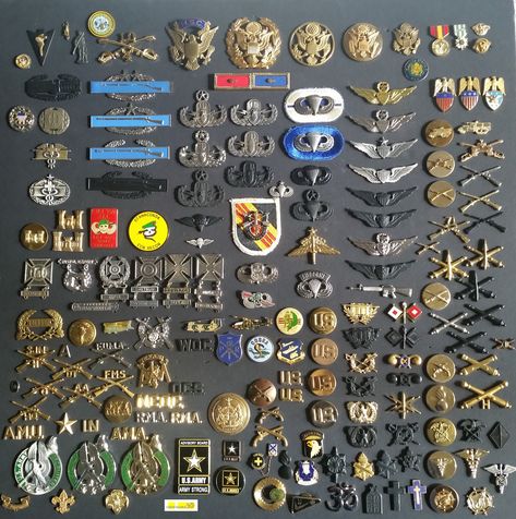 US army  badges. Modern Minuteman, Cowboy Samurai, Us Army Badges, Army Ribbons, Army Beret, Army Badges, Billionaire Aesthetic, Us Army Patches, Chemistry Periodic Table