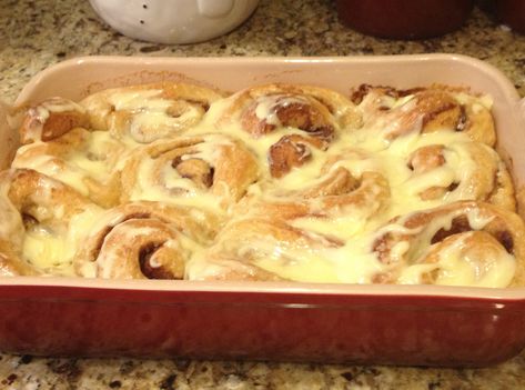 Cinnamon Rolls made with Ice Cream leave a comment if you have or do make these.  I would like to hear what others have to say about them. :) Rhodes Cinnamon Rolls, Overnight Cinnamon Rolls, Brunch Appetizers, Christmas Breakfast Recipe, Cinnamon Rolls Easy, Best Cinnamon Rolls, Just A Pinch Recipes, Breakfast Sweets, Cinnamon Rolls Homemade