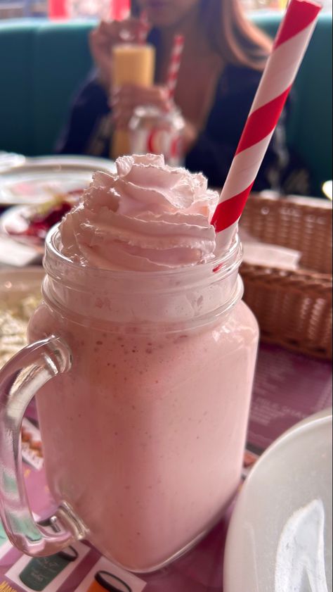 Pink, strawberry, milkshakes, whipped cream, ice cream, strawberry milkshake, cold, ice, rose, summer, summer drinks, jar, glass jar, paper straws, date, girls day out, girly things, aesthetic drinks, aesthetic view, kawaii drinks, kawaii, pastel pink Pink Soda Aesthetic, Strawberry Shake Aesthetic, Milkshake Aesthetic Vintage, Pink Slushie, Strawberry Milkshake Aesthetic, Drinks Kawaii, Milkshake Aesthetic, Girly Things Aesthetic, Kawaii Drinks