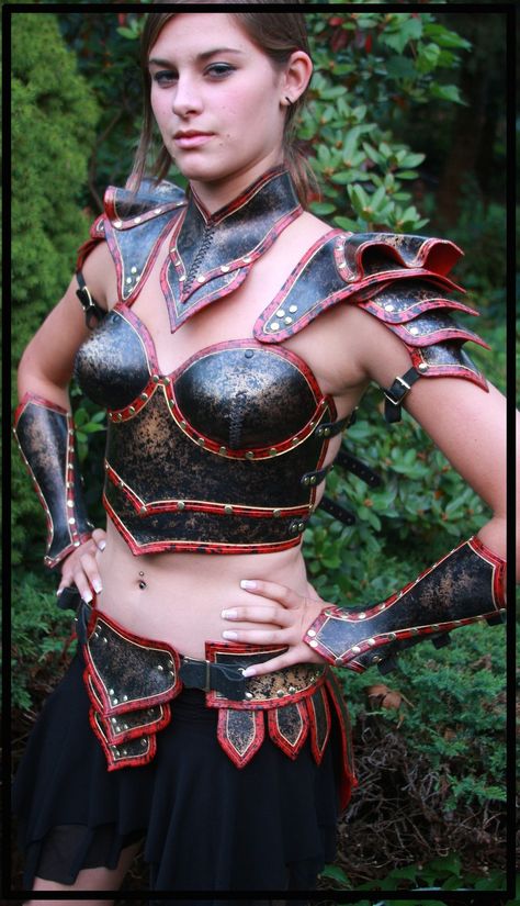 Female Leather Armor, Female Armour, Red Armor, Leather Armour, Armor Ideas, Warrior Costume, Larp Armor, Female Armor, Larp Costume