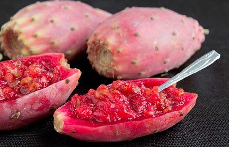 31 Top Benefits Of Prickly Pear (Nagfani) For Skin, Hair and Health Fruit For Skin, Pear Benefits, Cactus Benefits, Prickly Pear Jelly, Prickly Pear Recipes, Prickly Pear Fruit, Prickly Pear Juice, Juice Recipes For Kids, Cactus Pears