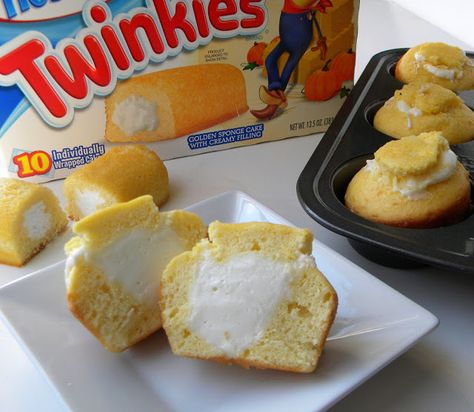 Mystery Lovers' Kitchen: My Twinkie Copycat Cupcakes by Cleo Coyle Twinkie Filling Recipe, Twinkie Filling, Twinkie Cupcakes, Twinkies Recipe, Twinkie Cake, Cupcake Flavors, Homemade Cake Recipes, Easy Baking Recipes Desserts, Copycat Recipe