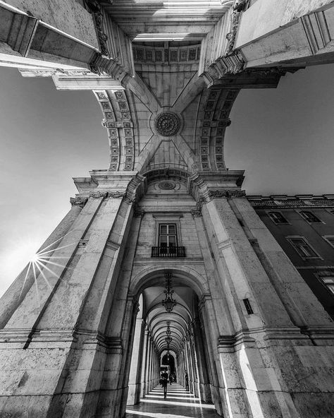 Old Building Photography, Layered Architecture, Dorian Grey, Architecture Photography Buildings, Building Aesthetic, Building Photography, Watercolor Architecture, Photography Architecture, Structure Architecture