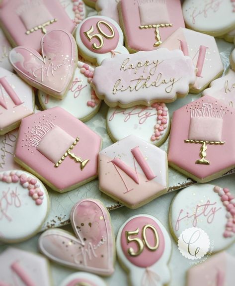 Bday Cookies, Birthday Biscuits, Adorable Food, Cocina Ideas, Happy Birthday Cookie, Moms 50th Birthday, Mothers Day Cupcakes, Royal Iced Cookies, Fancy Cupcakes