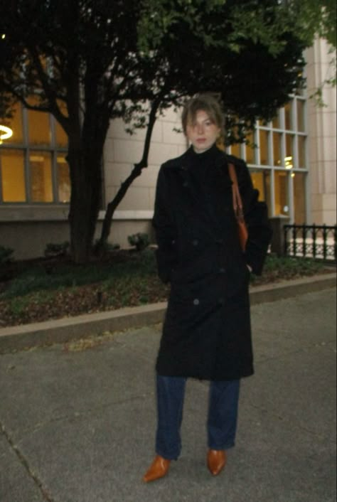 Classic Turtleneck Outfit, Winter Fits Vintage, 90s Ralph Lauren Runway, Fall Classic Outfits Women, Navy Blue Turtleneck Outfits, Lily Van Der Woodsen Outfits, Dark Wash Jeans Outfit Aesthetic, Black Turtleneck Outfit Aesthetic, Lily Van Der Woodsen Style