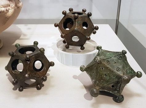 Europeans Keep Finding Ancient Dodecahedrons in the Dirt – What are They? Segi Lima, Belitung, Archaeological Discoveries, Ancient Origins, Ancient Mysteries, Ancient Aliens, Ancient Artifacts, Stonehenge, Cumbria