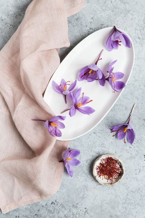 Saffron Aesthetic, Saffron Benefits, Couple Illustration Wedding, Zdrava Hrana, Side Pic, Food Photography Dessert, Candy Images, Baby Party Decorations, Saffron Flower