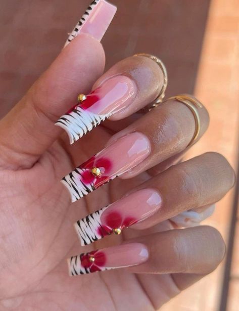 Nail Designs With Flower Charms, Short Clase Azul Nails, Y2k Nail Inspo Long, Hello Kitty Nails Charms, Almond Hello Kitty Nails, Airbrush French Tip Nails, Hello Kitty Nails Almond, Hello Kitty Almond Nails, Airbrush Art Nails