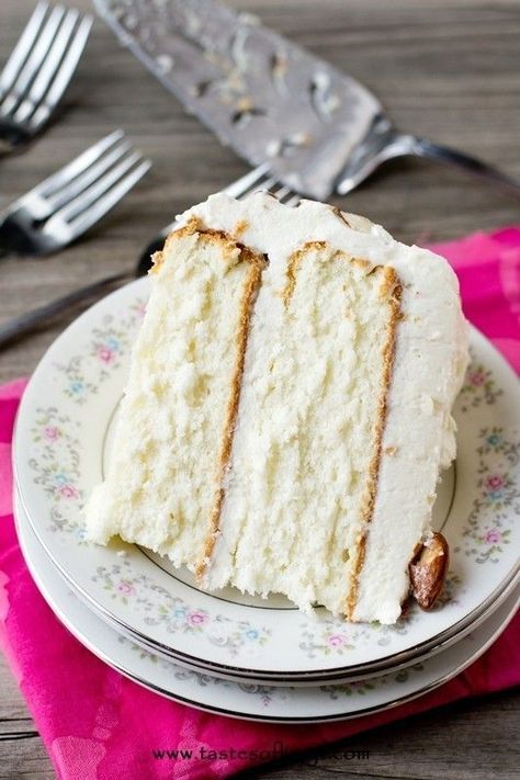 Almond Cream Cake-The perfect homemade white cake recipe. You'll never look for another! Almond Cream Cake Recipe, Homemade White Cakes, Simple Cakes, Sweet Bakes, White Cake Recipe, Cake Frosting Recipe, White Cakes, Bake Goods, Torte Cupcake