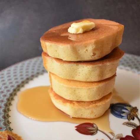 Fluffy Japanese Pancakes Recipe, One Pancake Recipe, Healthy Pancake Recipes Easy, Pancake Recipe Easy Fluffy, Greek Yogurt Pancakes Recipe, Dairy Free Pancake Recipe, Japanese Pancake Recipe, Clean Eating Pancakes, Homemade Buttermilk Pancakes