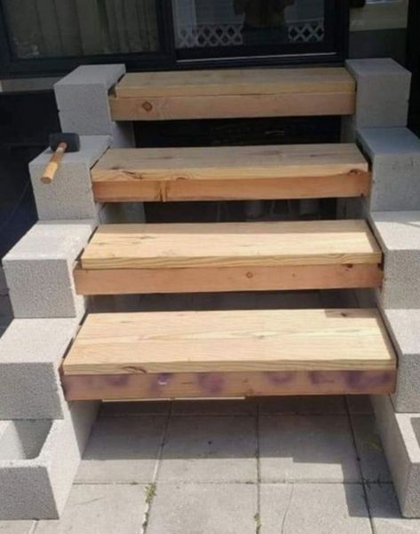 Diy Wooden Stairs Outdoor, Mobile Home Steps, Building Steps, Stairs Diy, Diy Steps, Diy Construction, Cinder Block Garden, How To Build Steps, 2024 Ideas