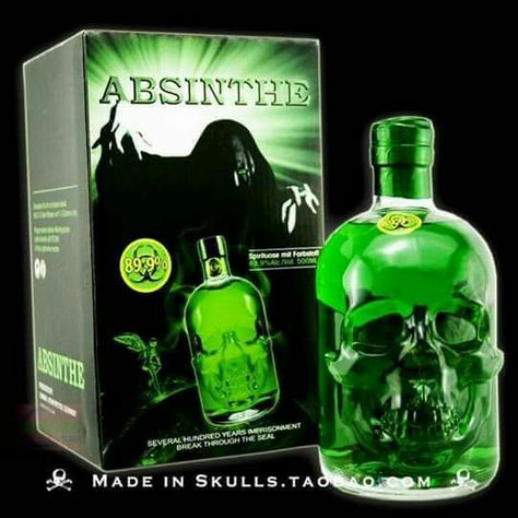 Skull absinthe Alcohol Drink Ideas, Bottles Alcohol, Green Fairy Absinthe, Skull Bottle, Funny Cocktails, Happy Hour Cocktails, Green Fairy, Alcohol Bottles, Math Methods