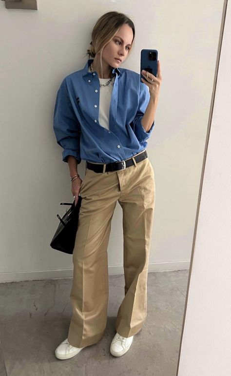 Beige Wide Leg Pants Outfit, Chinos Women Outfit, In The City Outfit, Outfits Ladies, Khaki Pants Outfit, Outfits For Ladies, Sunday Outfit, Chino Pants Women, City Outfit