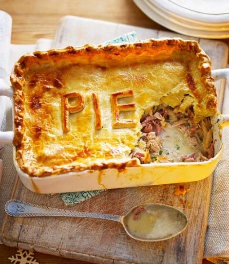 Ham and turkey pie Christmas Meats, Turkey And Ham Pie, Christmas Leftovers Recipes, Christmas Pie Recipes, Savoury Pastry, Kidney Pie, Christmas Meat, Ham Pie, Happy Cakes