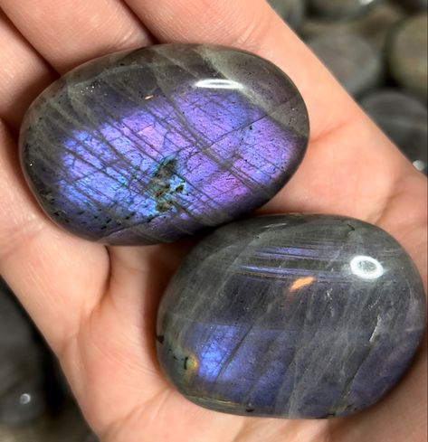 Purple Labradorite Opal Art, Earth Gift, Primary Bath, Spiritual Stuff, Purple Labradorite, Crystal Gems, Resin Jewelry, Stones And Crystals, My Love